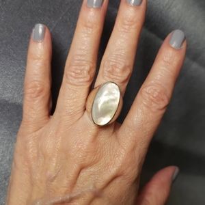 Sterling 925 silver and mother of pearl ring